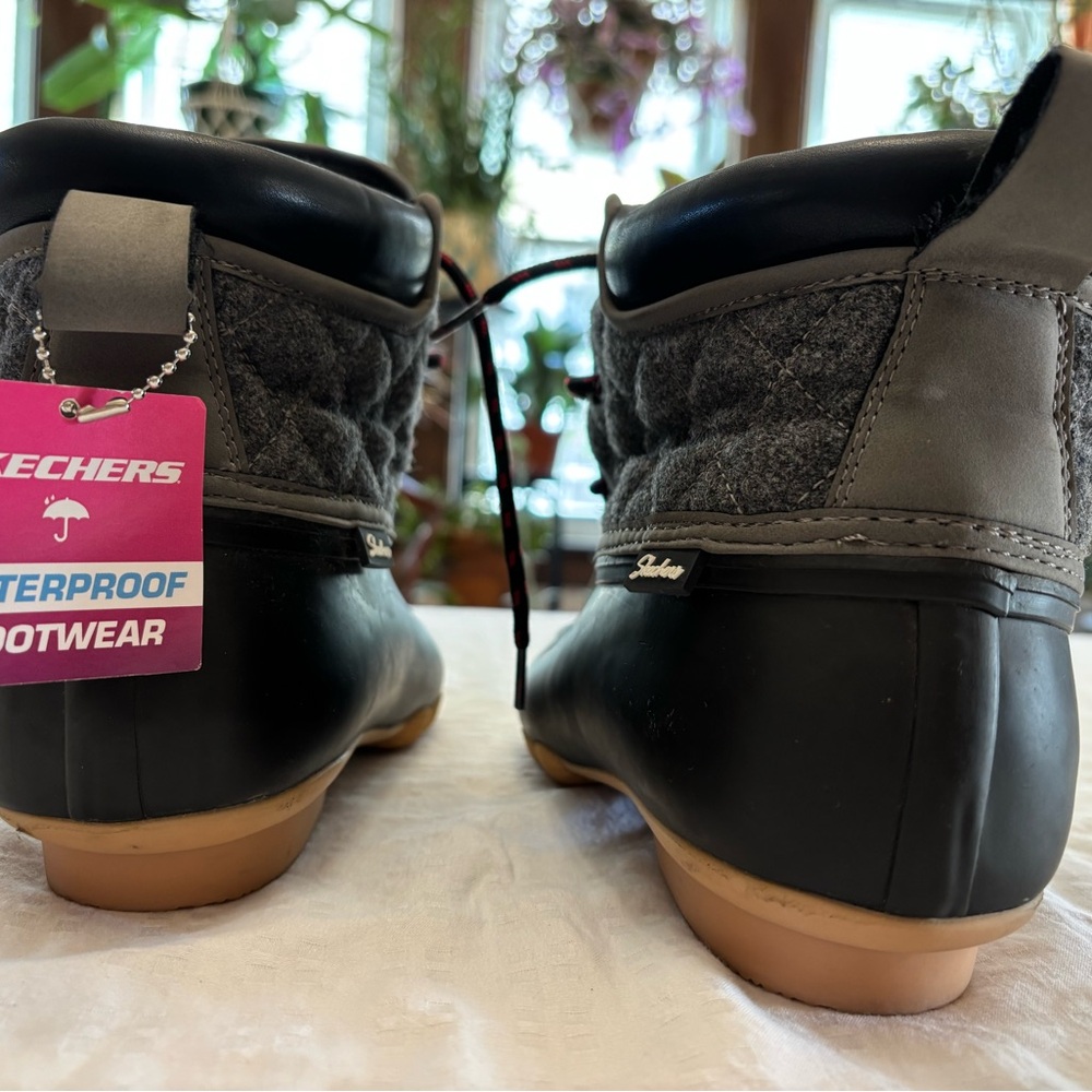 New with Tags! Skechers Black and Gray Winter Boots with Waterproof Base - Picture 9 of 9